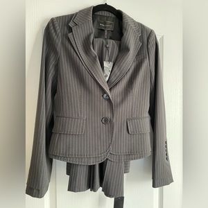 NWT BCBG women’s gray pinstripe suit size small/2